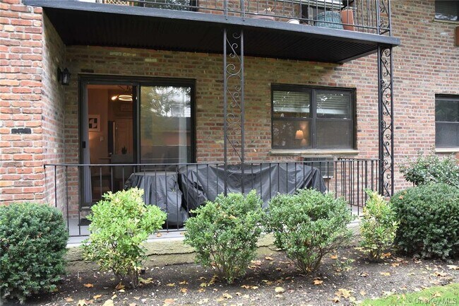 Building Photo - 218 Fulton St