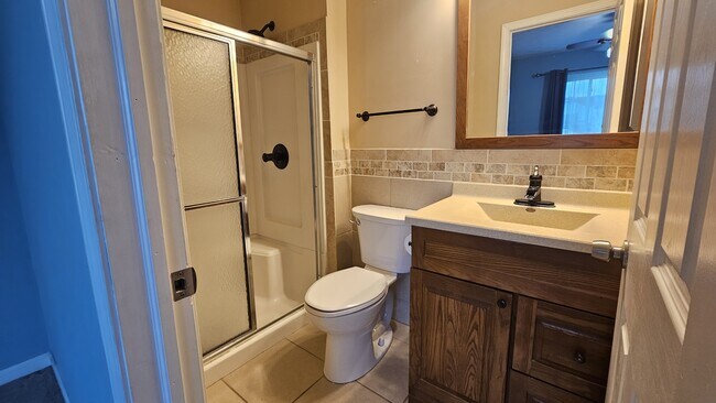 Building Photo - 560 Little Creek Dr