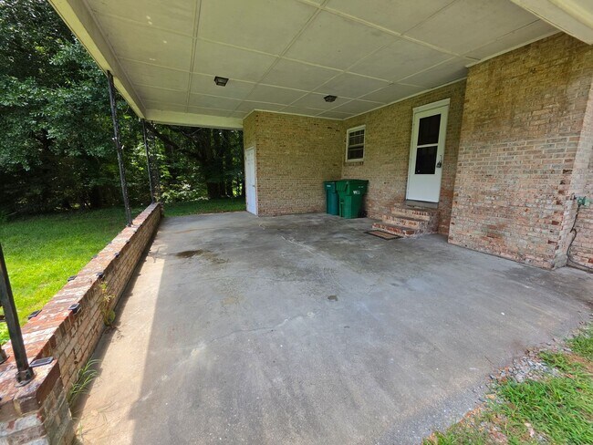 Building Photo - 318 Jasper Ln