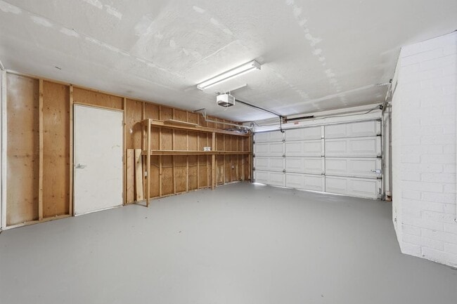 Building Photo - 3540 E Voltaire Dr