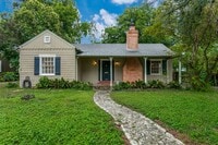 Building Photo - CHARMING ALAMO HEIGHTS COTTAGE