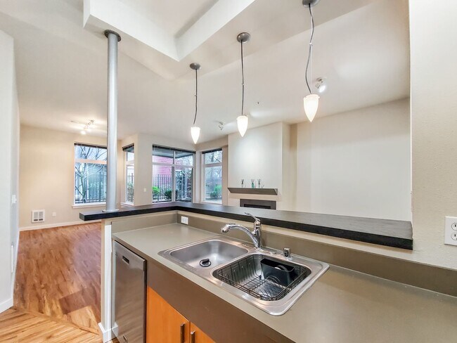 Building Photo - Bright 1-Bedroom + Office in Downtown Kirk...