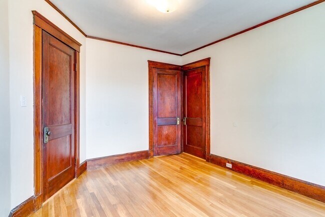 Building Photo - 103 Fuller St