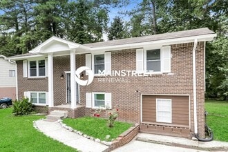 Building Photo - 6 Bedroom Pet-Friendly Home in South Fulton, GA with Main Street Renewal