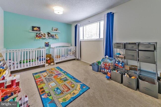 Building Photo - 56 Dover Dr