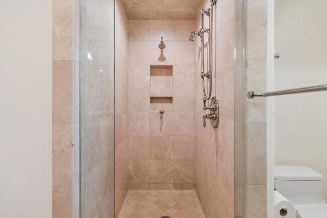 Building Photo - Beautiful, Old-World-style Home in the Heart of Central Menlo Park