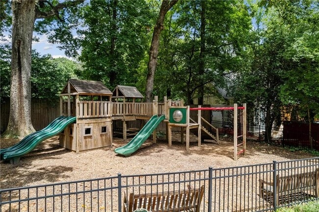 Building Photo - 779 Greenview Ave NE