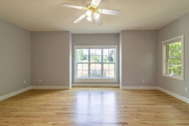Building Photo - Charming Country Colonial on Cul-de-Sac, 4...