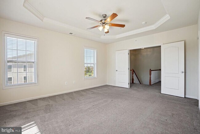 Building Photo - 43085 Thoroughfare Gap Terrace