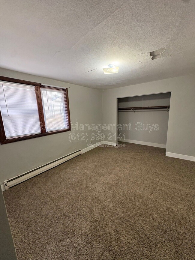 Building Photo - 3841 N Thomas Ave