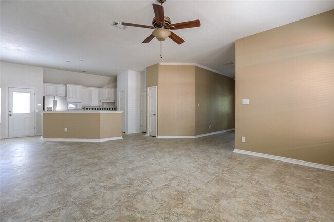 Building Photo - 131 Avonlea Dr