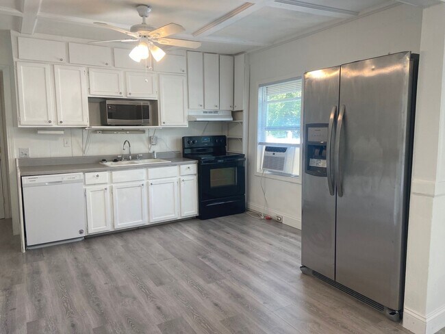 Building Photo - Single Family Home in Branson