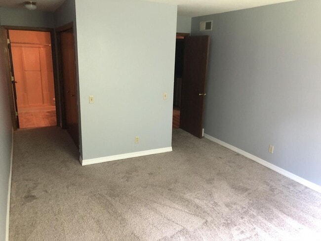 Building Photo - 2217 Luann Ln