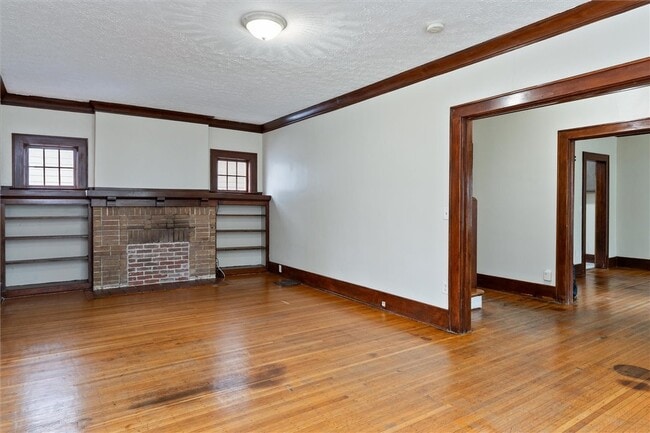 Building Photo - 19 Genesee Park Blvd