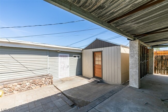 Building Photo - 5 Mallory St