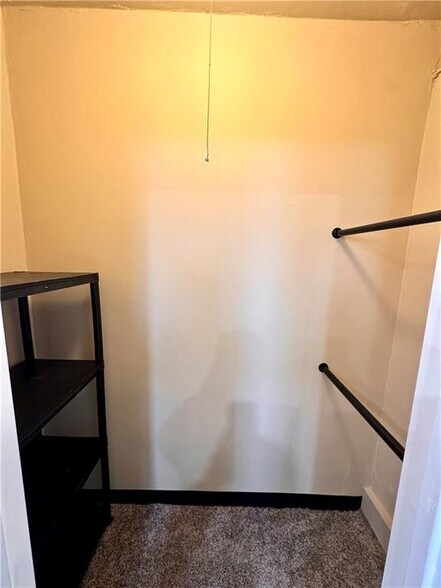 Building Photo - 143 Pidge Ave