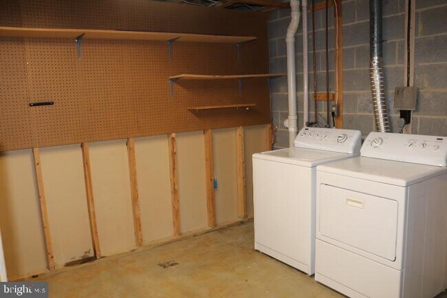 Building Photo - 7313 Stream Way