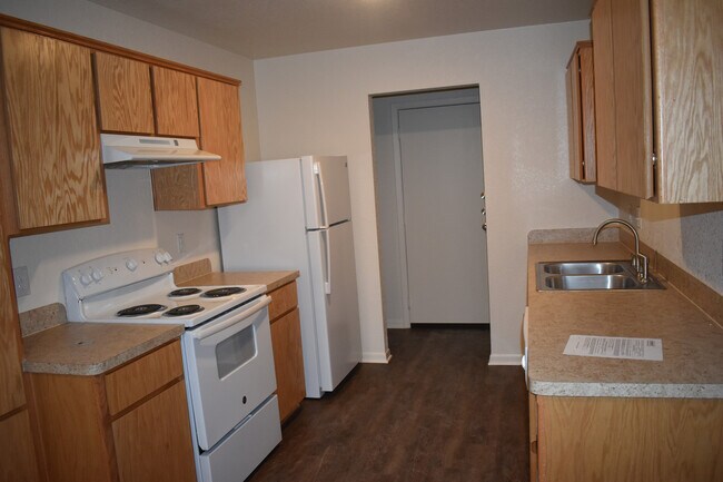 Building Photo - 201 Coby Dr