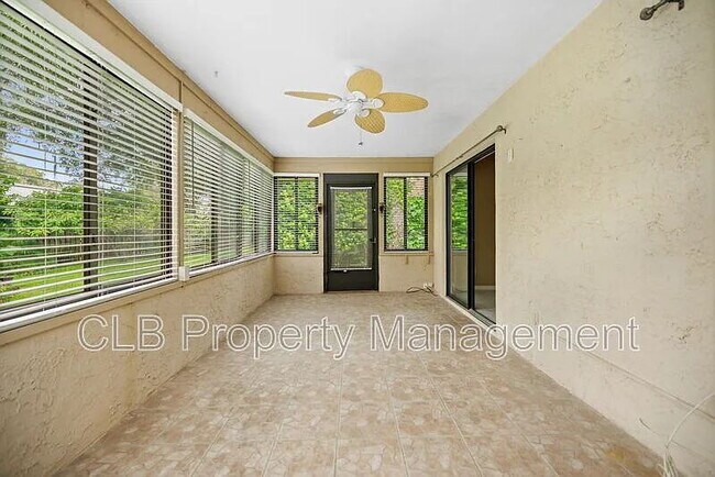 Building Photo - Lovely 2 bedroom/2 bathroom duplex in Port Orange