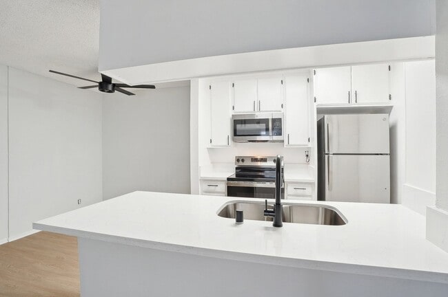 Interior Photo - 245 South Serrano Ave