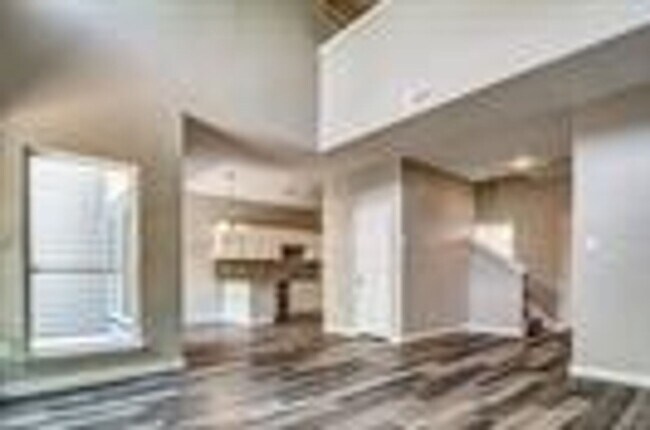 Building Photo - 3258 Wexford Dr