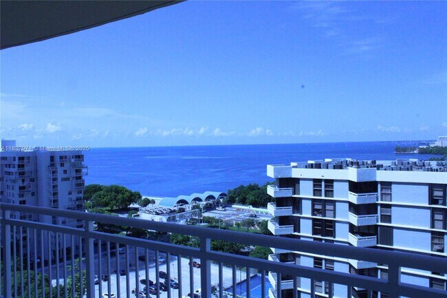 Building Photo - 2475 Brickell Ave