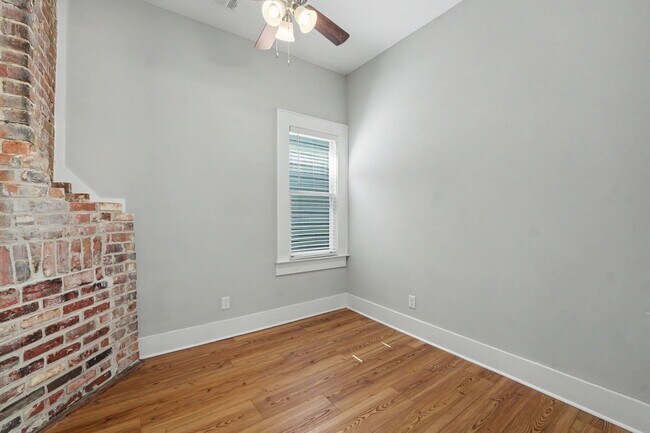 Building Photo - 311 W 39th St