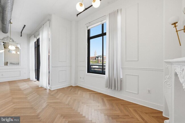 Building Photo - 520 John Carlyle St