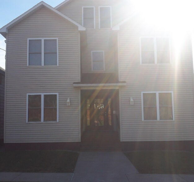 Primary Photo - 330 Green St