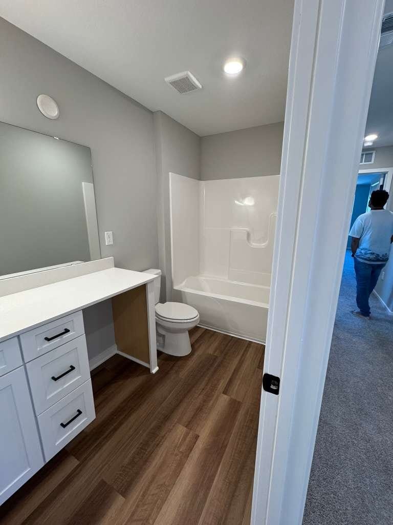 Building Photo - 1428 Vantage Dr