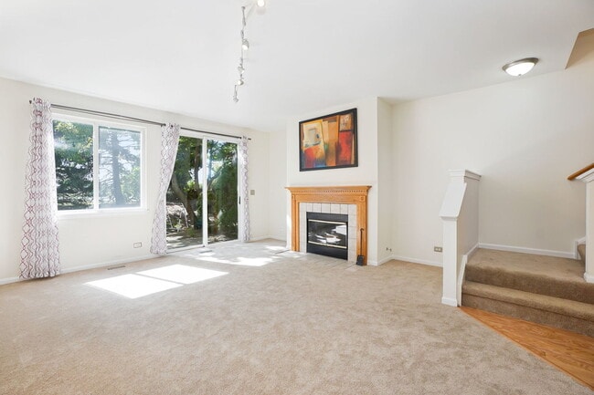 Building Photo - 3013 Kentshire Cir