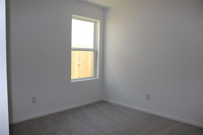 Building Photo - 3036 Dawn Sound Dr