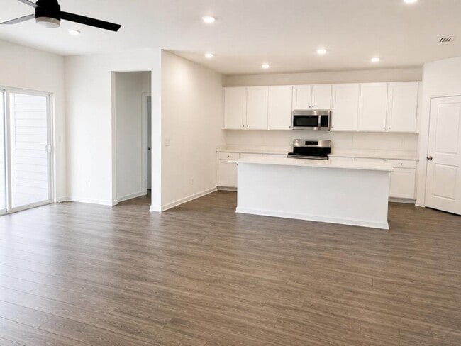 Building Photo - 4713 SW 83rd Lp