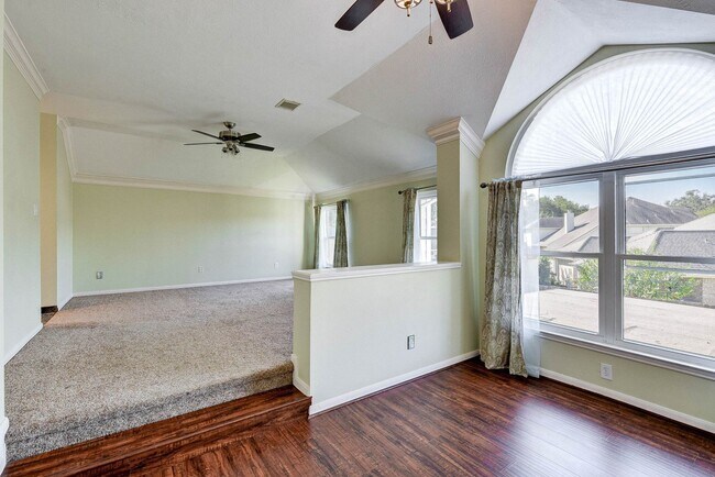 Building Photo - Stunning 4-Bedroom, 2.5-Bathroom Home with...