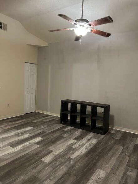 Building Photo - 5007 Sunridge Palms Dr