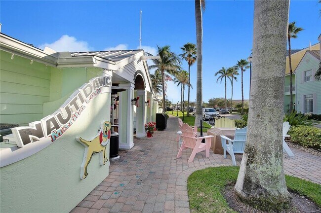 Building Photo - 2748 NE 28th Ave