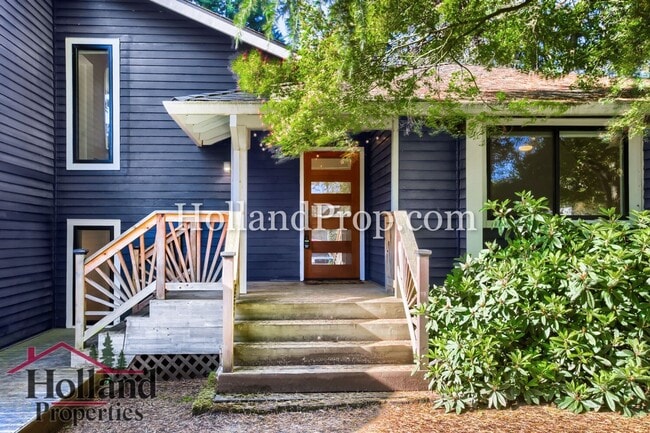 Building Photo - 3 Bedroom home in Aloha