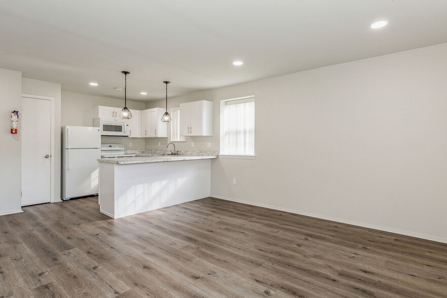 Building Photo - Zen Long Island at Bay Shore 55+ Community