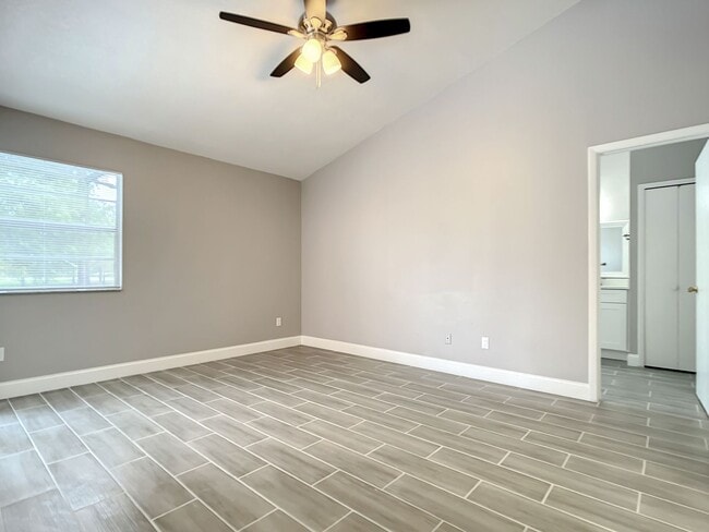 Building Photo - Beautiful 3 Bedroom, 2 Bath POOL Home with 2-Car Garage in the Heart of Hunters Creek!