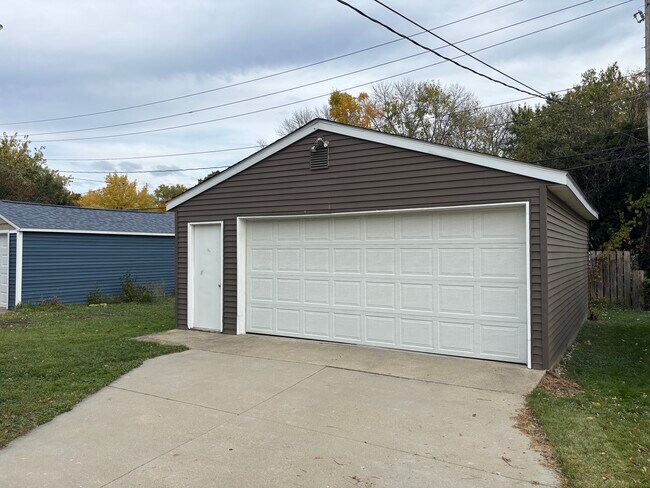 Building Photo - 157 Judd St