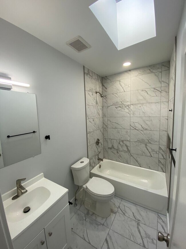 Building Photo - 2 Bed 1 Bath for rent