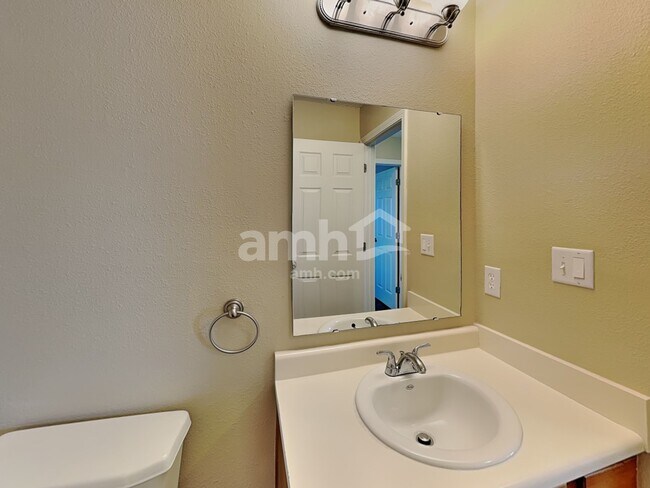 Building Photo - 656 Rocky Meadow Dr