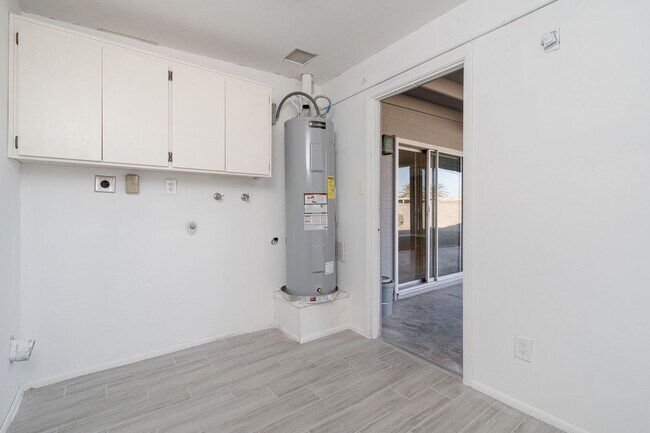 Building Photo - Stunning 3-Bedroom Home in Prime Glendale Location