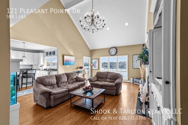 Building Photo - 121 Pleasant Point Dr
