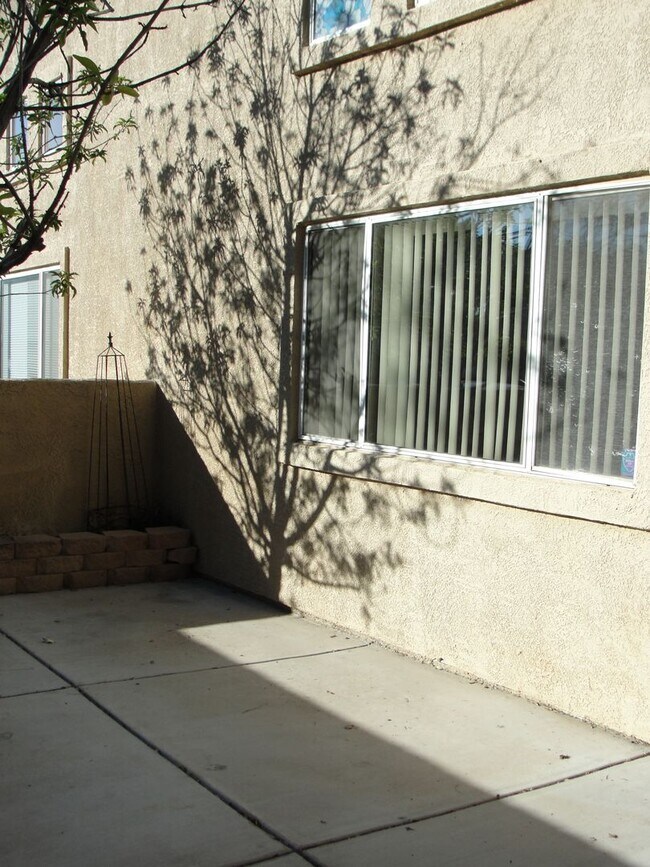 Building Photo - 5258 Steinbrenner Ln