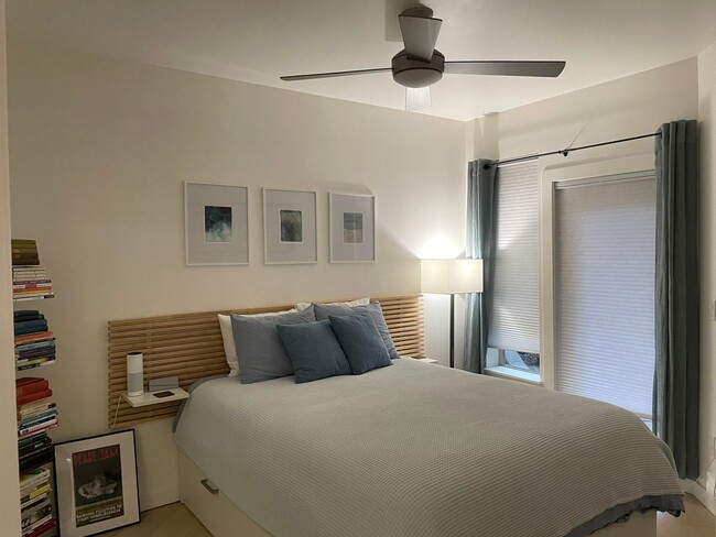 Building Photo - Move in Special, $1250 off 1st months rent...