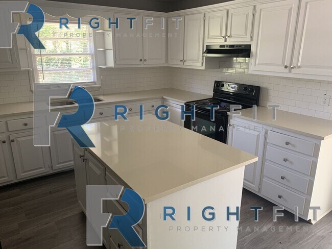 Building Photo - Newly Renovated Home in Columbus