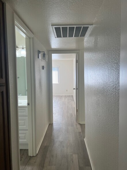 Building Photo - 8257 W Santa Cruz Blvd