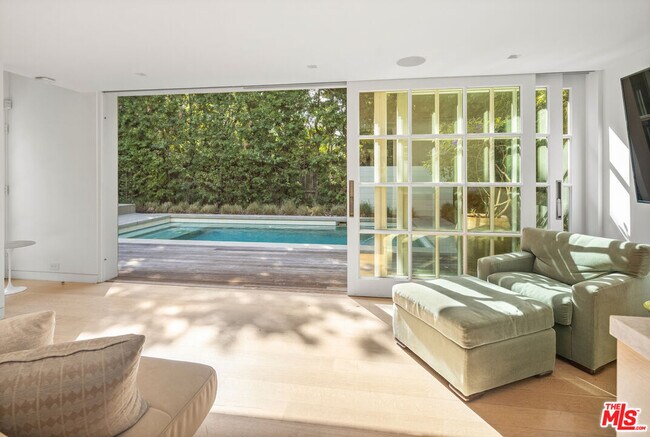 Building Photo - 165 Mabery Rd