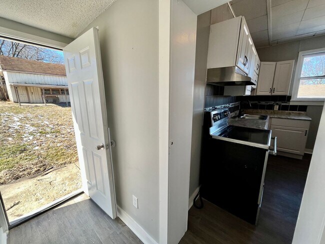 Building Photo - Spacious single family home in Independenc...